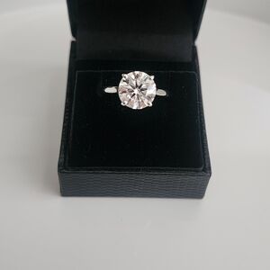 4.10Ct Lab Created  D-VVS2  Round Brilliant 14kt  Solitaire